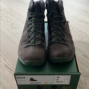 Danner Men's Mountain 600 Boots - Dark Brown and Forest Green